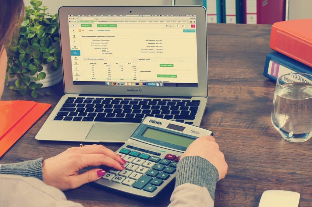 Top Bookkeeping Services for Small Businesses 4 bookkeeping, accounting, taxes